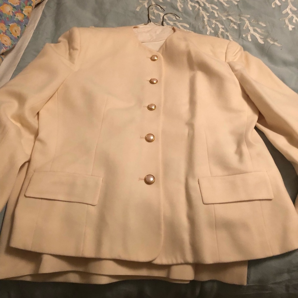 Ladies 2 piece suit